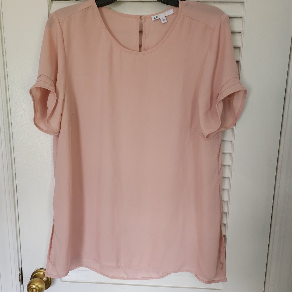 DR2 - light pink blouse, short sleeves